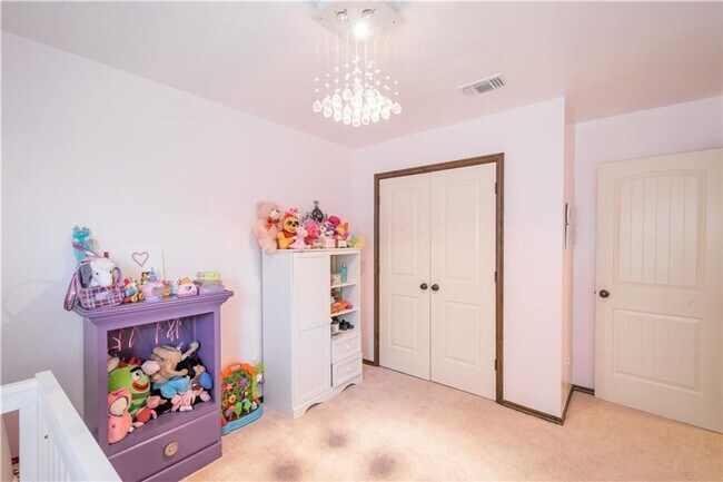 Building Photo - Coming Soon! Beautiful single family in Yu...