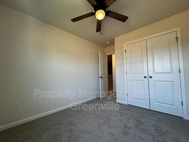 Building Photo - 745 Embark Cir