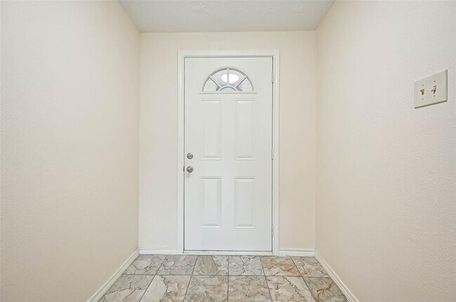 Building Photo - 9915 Towne Tower Ln