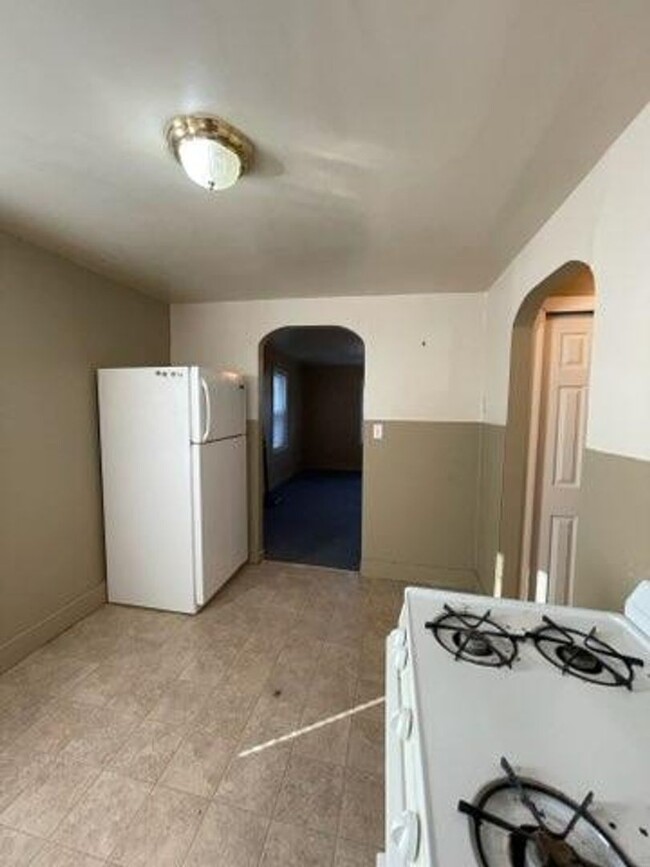 Building Photo - r1306LBP