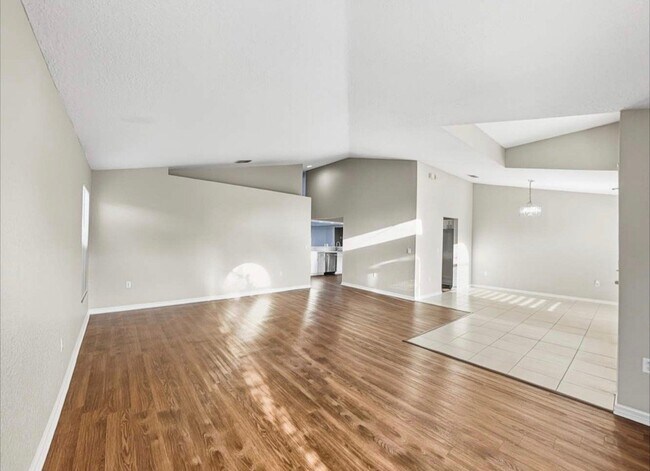 Building Photo - 6312 Tierra Vista Cir