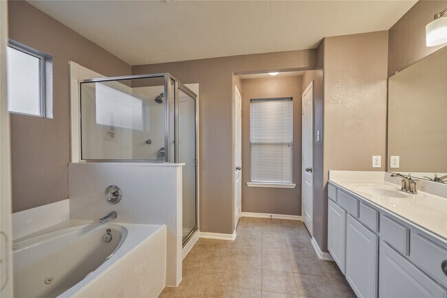 Building Photo - 17250 Lafayette Hollow Ln