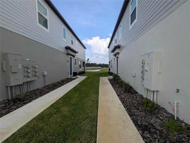 Building Photo - 3385 Lapis Lk Dr