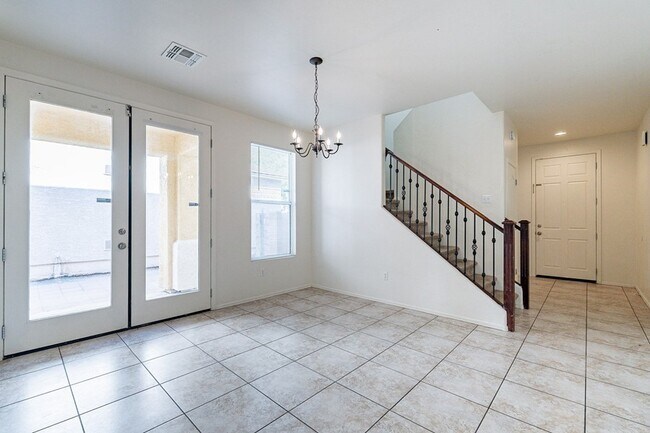 Building Photo - Charming 3-Bed Home with Loft & Great Comm...