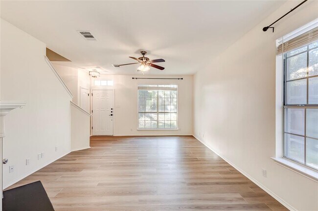 Building Photo - 8116 Forest Heights Ln