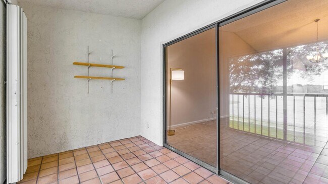 Building Photo - 2900 Olivewood Terrace