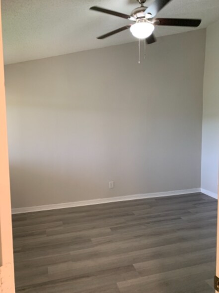 Building Photo - 9905 Westwood Dr