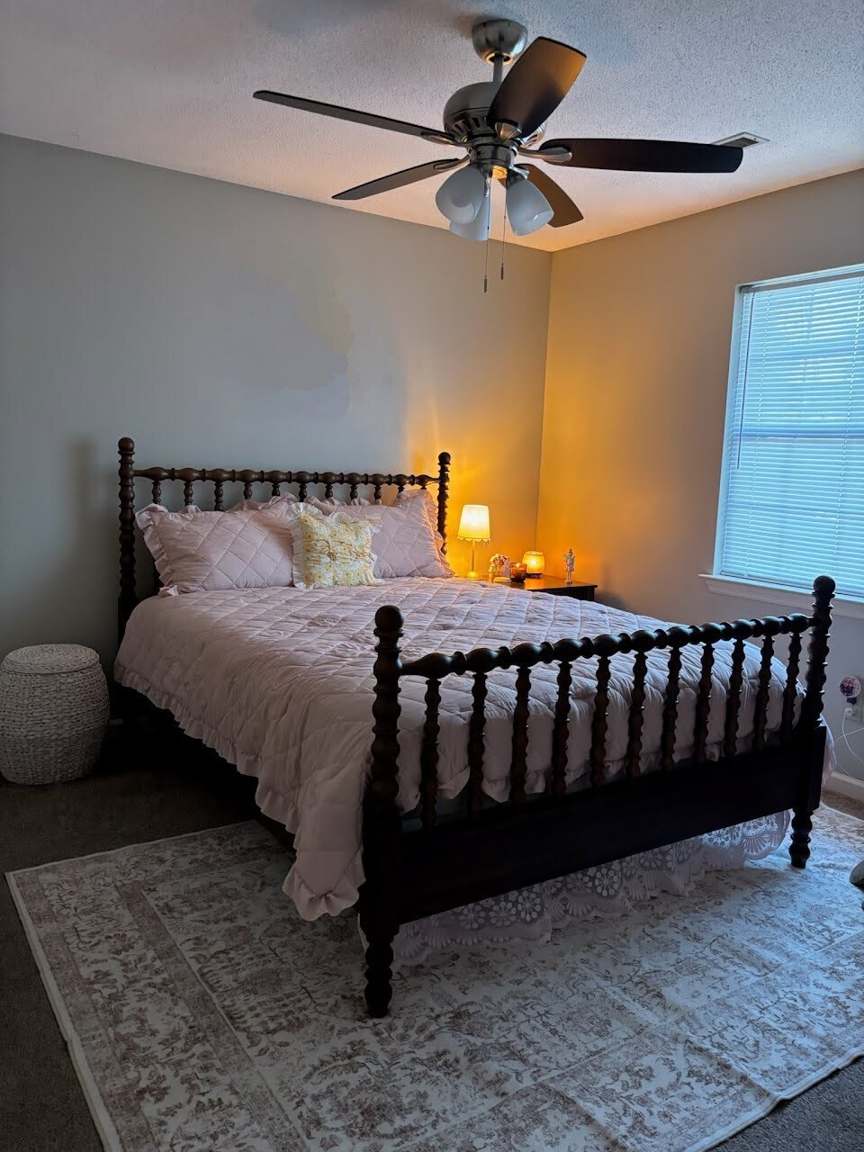 back bedroom - 2624 Taft Hwy