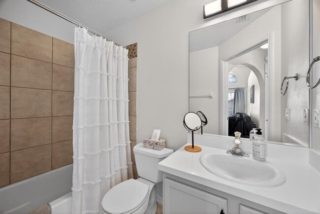 Building Photo - 355 High Point Dr