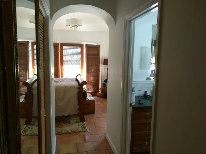 Building Photo - 1129 Church Lane