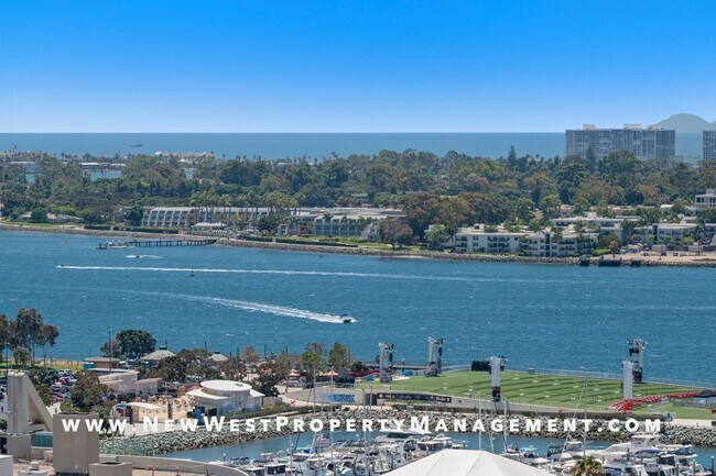 Building Photo - Spectacular Marina District 3-Bedroom Pent...