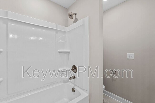 Building Photo - 3205 Venetian Dr