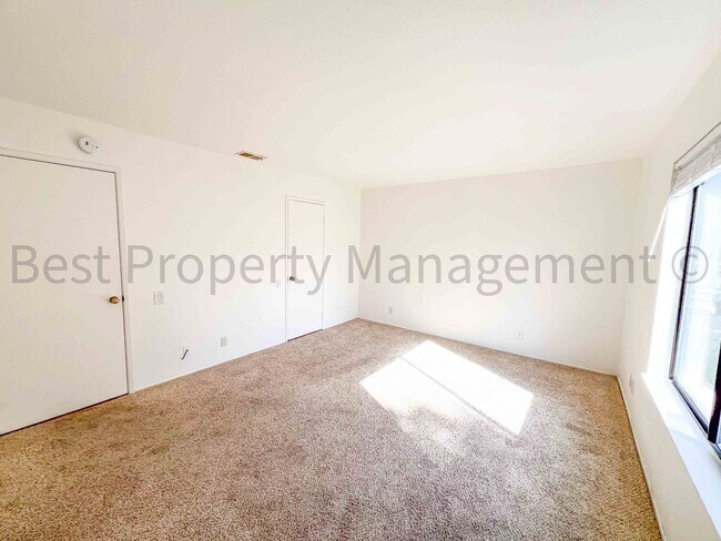 Building Photo - Perfect Shape Warm Springs Condo next to J...