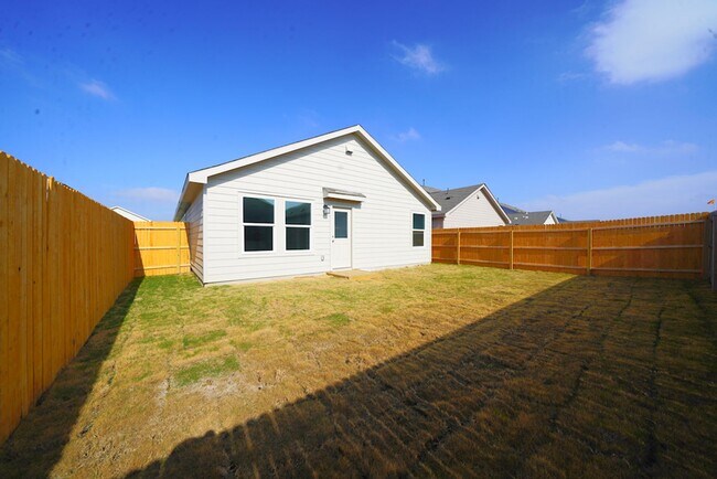 Building Photo - Gorgeous like-new home Available for Rent in Converse! Realtor Commission: $500