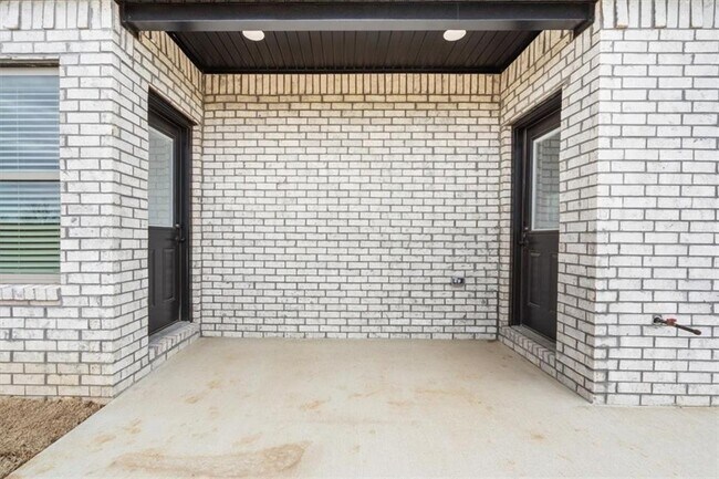 Building Photo - 6602 SW Spindle St