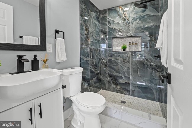 Building Photo - 1607 E Lanvale St