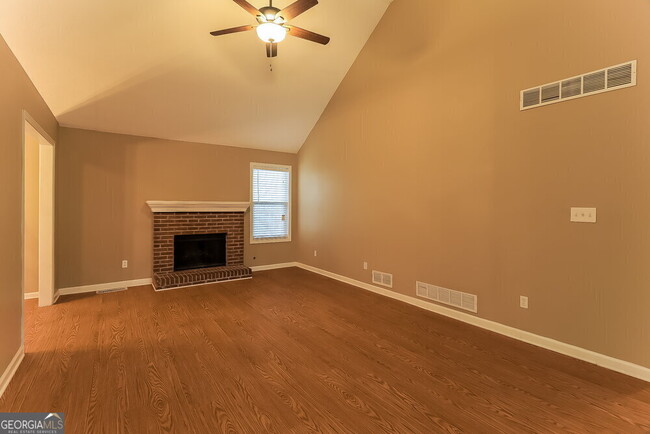 Building Photo - 2660 Barnwell Ct