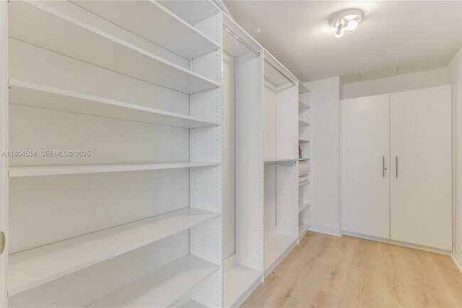 Building Photo - 1830 S Ocean Dr