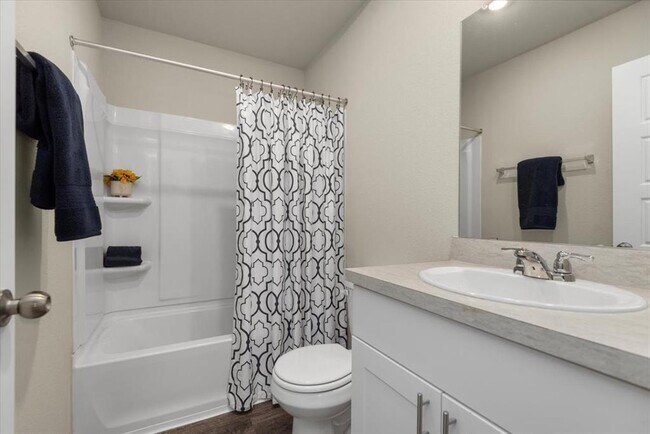 Building Photo - 13567 bay springs drive