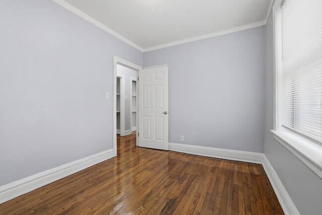 Building Photo - 7816 S Cornell Ave