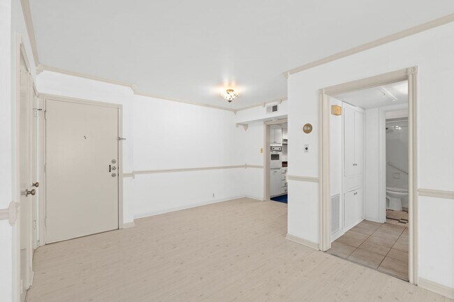 Building Photo - 2601 Bellefontaine St