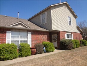 Building Photo - Updated 3-bedroom 2 bath home in Fayettevi...