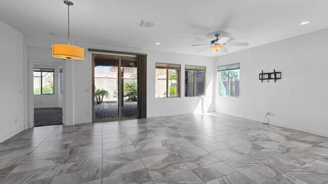 Building Photo - Gorgeous home in gated 55+ community of Canta Mia!