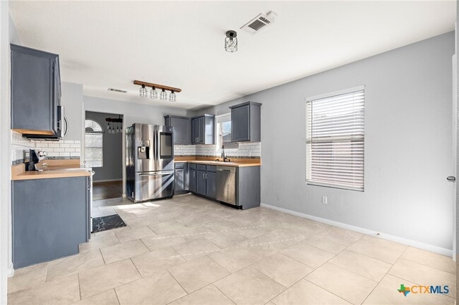 Building Photo - 3308 Catalina Dr