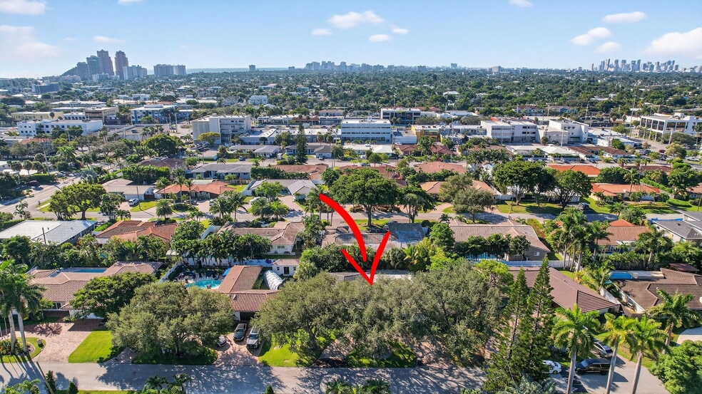 Building Photo - 2740 NE 34th St