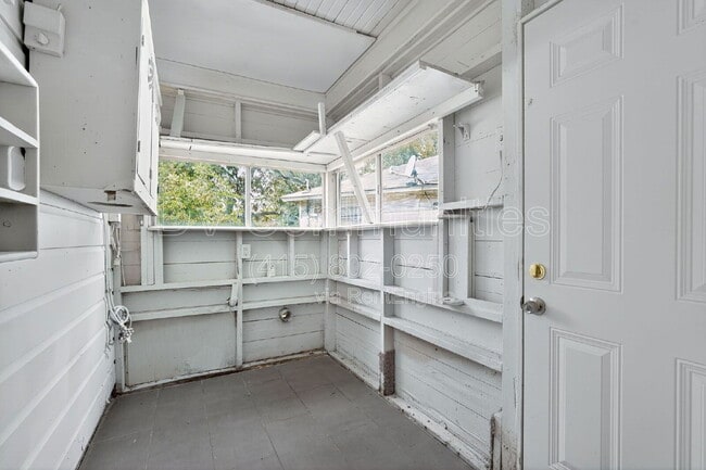 Building Photo - 709 S 7th St