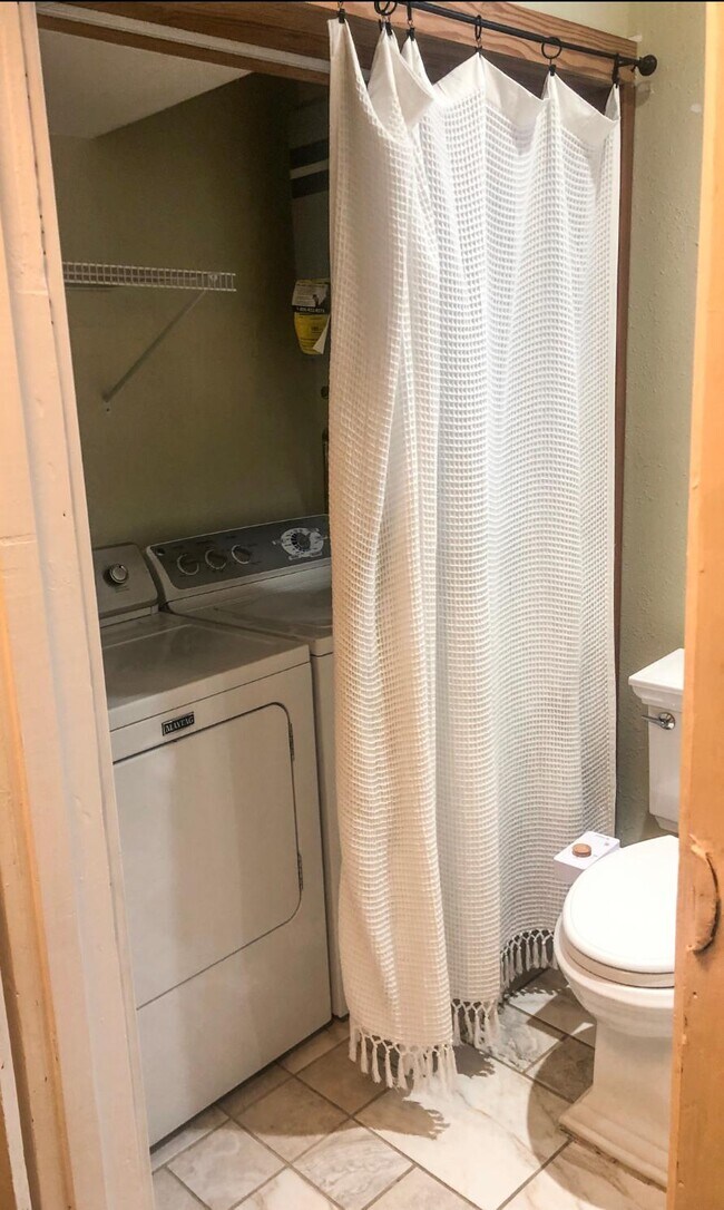 Downstairs Bathroom and Laundry - 2113 Toledano St