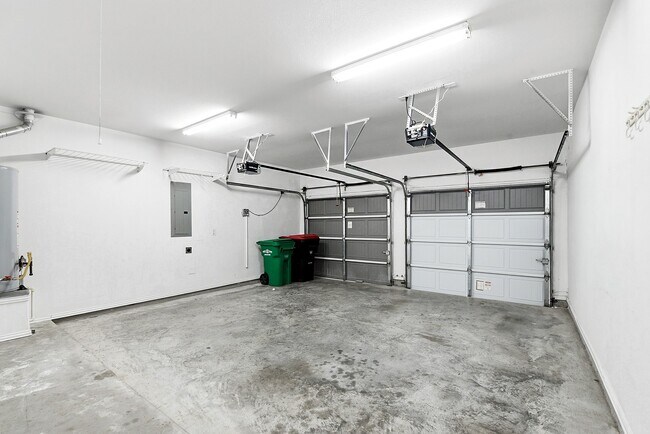 Building Photo - 2226 Falcon Brook Dr