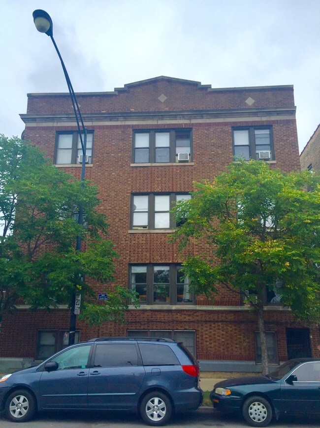 Building Photo - 4615-4627 N Ashland Ave