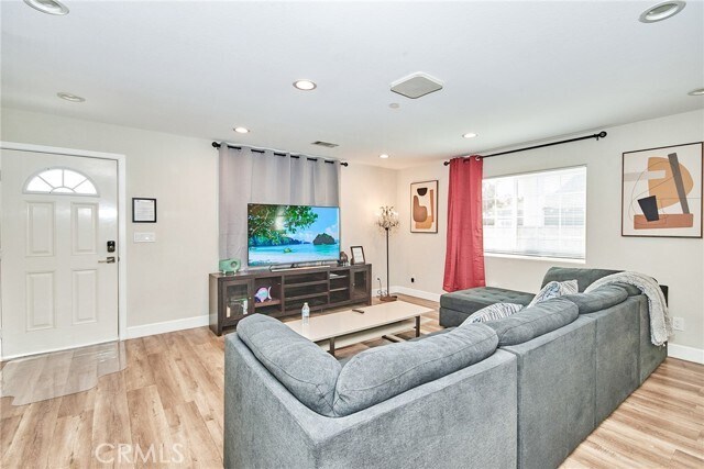 Building Photo - 1307 W 9th St