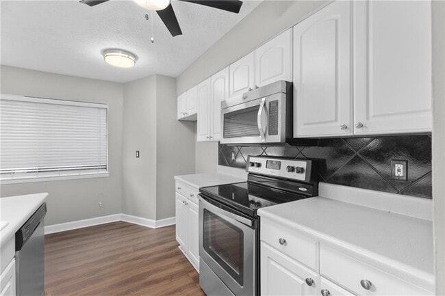 Building Photo - 2875 Torreya Way SE