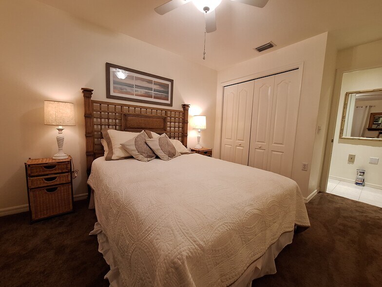 Second bedroom-double bed - 21301 Lancaster Run