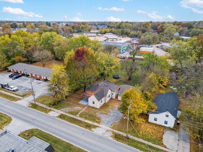 Building Photo - Beautifully Remodeled 4 Bedroom 2 bath Home