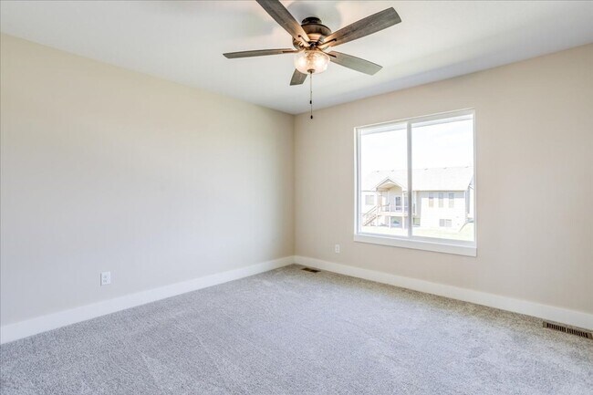 Building Photo - Fox Creek- Maggie Plan