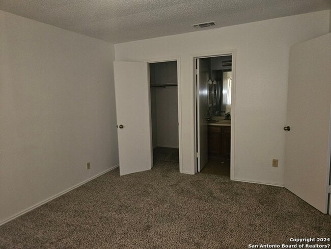 Building Photo - 5319 Ashbury Dr