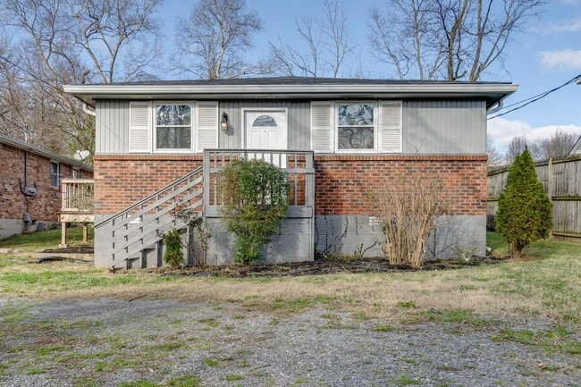 Building Photo - Cute and Cozy East Nashville Duplex for Rent!