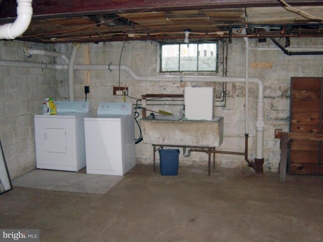 Building Photo - 4602 De Russey Pkwy