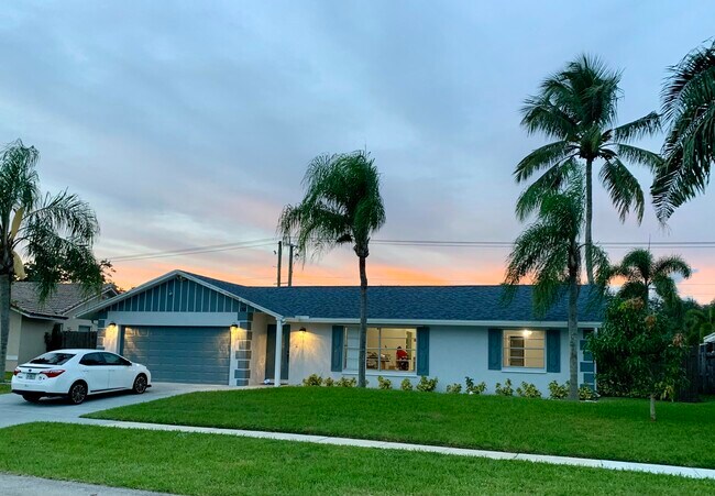 Primary Photo - 1381 Wyndcliff Dr