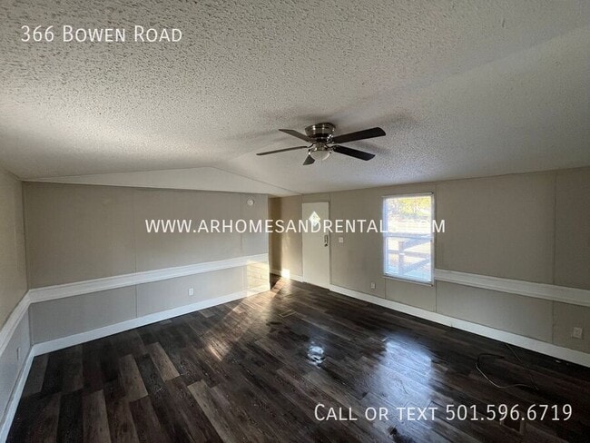 Building Photo - 366 Bowen Rd