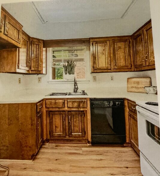 Kitchen - 925 Cleveland St