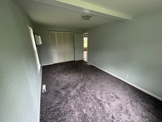 Primary Bedroom - 2602 W John St