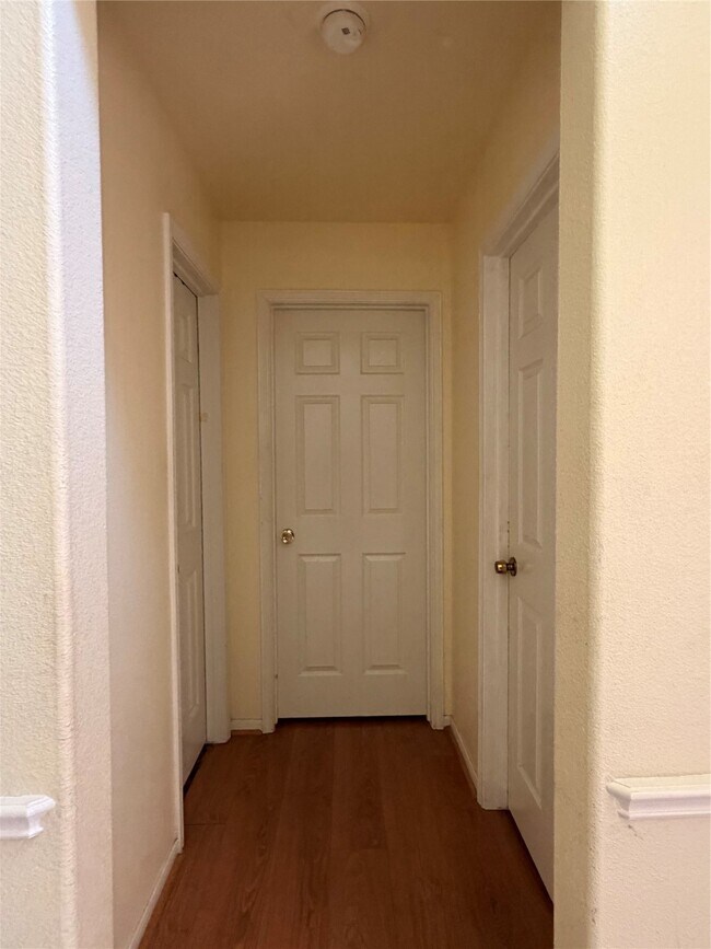 Building Photo - 4031 Tree Moss Pl