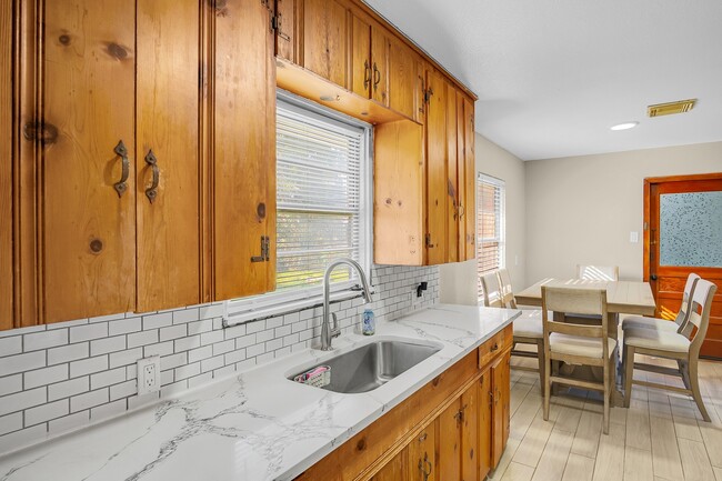 Building Photo - 3306 Earl St