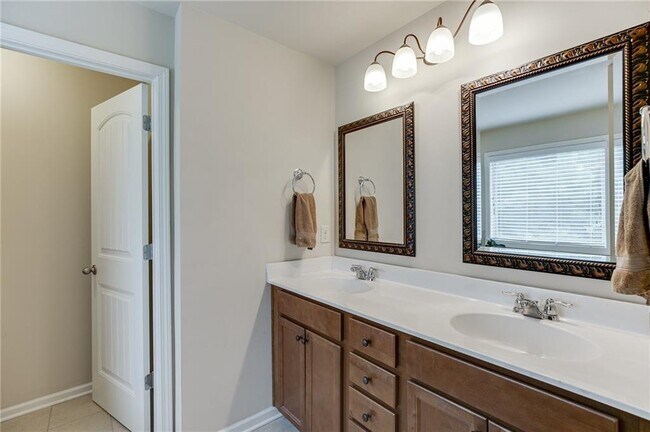 Building Photo - 6896 Big Sky Dr