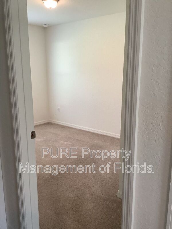 Building Photo - 13995 SW 27 Ct Rd