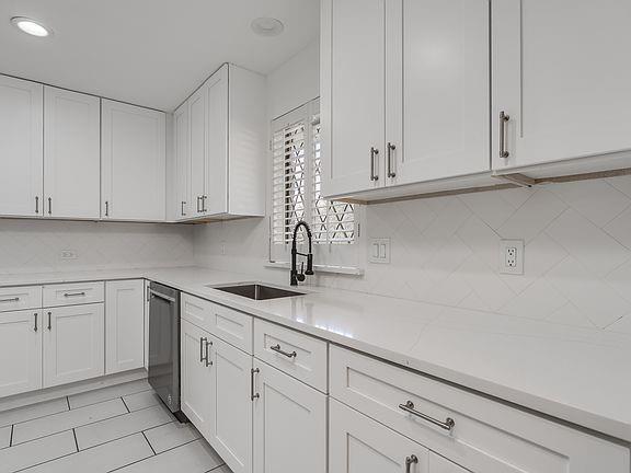 Building Photo - 9922 Hickory Crossing